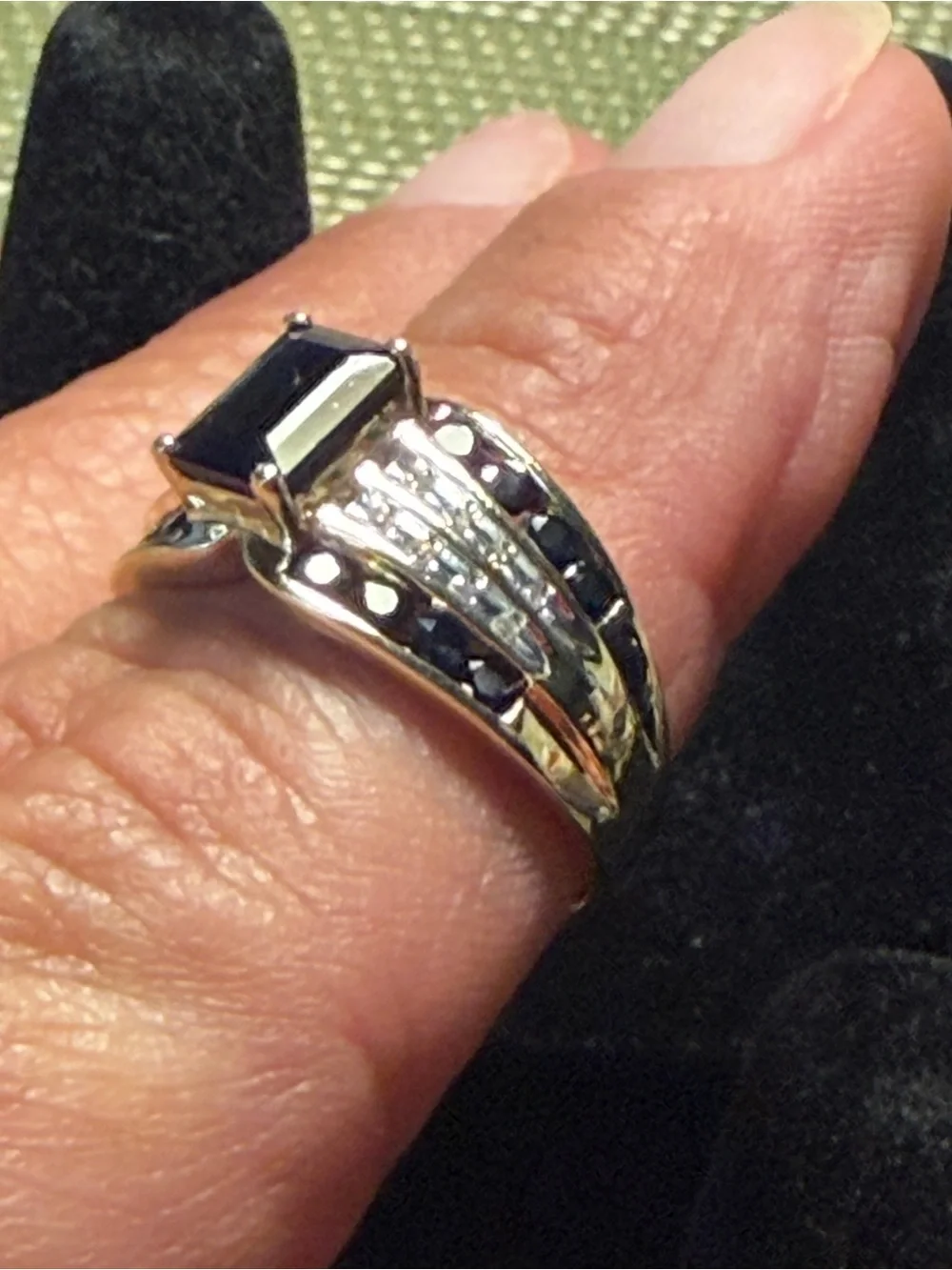 Elegant 14k Yellow Gold Diamond & Blue Sapphire Ring